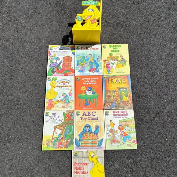 Sesame Street Library Big Bird Yellow Plastic Book Rack End Holder & Club Books - Picture 1 of 7